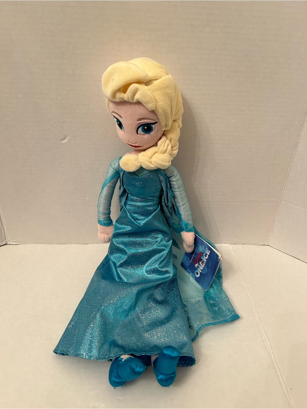 Disney on ice - Disney Frozen Elsa Plush Doll -